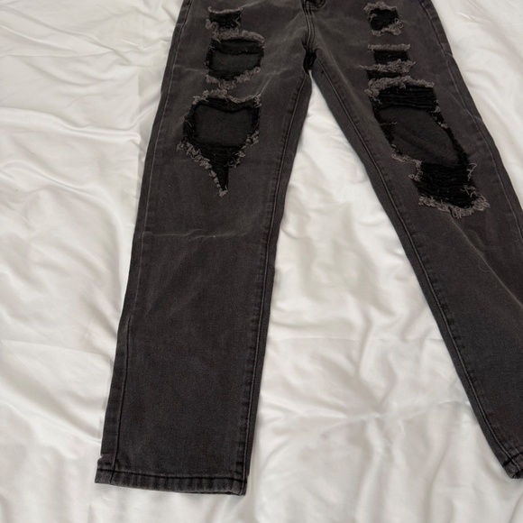 adika boyfriend jeans  size medium   details: -great condition  -high rise - Picture 2 of 4